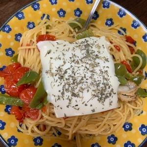 しらすとモッツァレラチーズのトマトパスタ